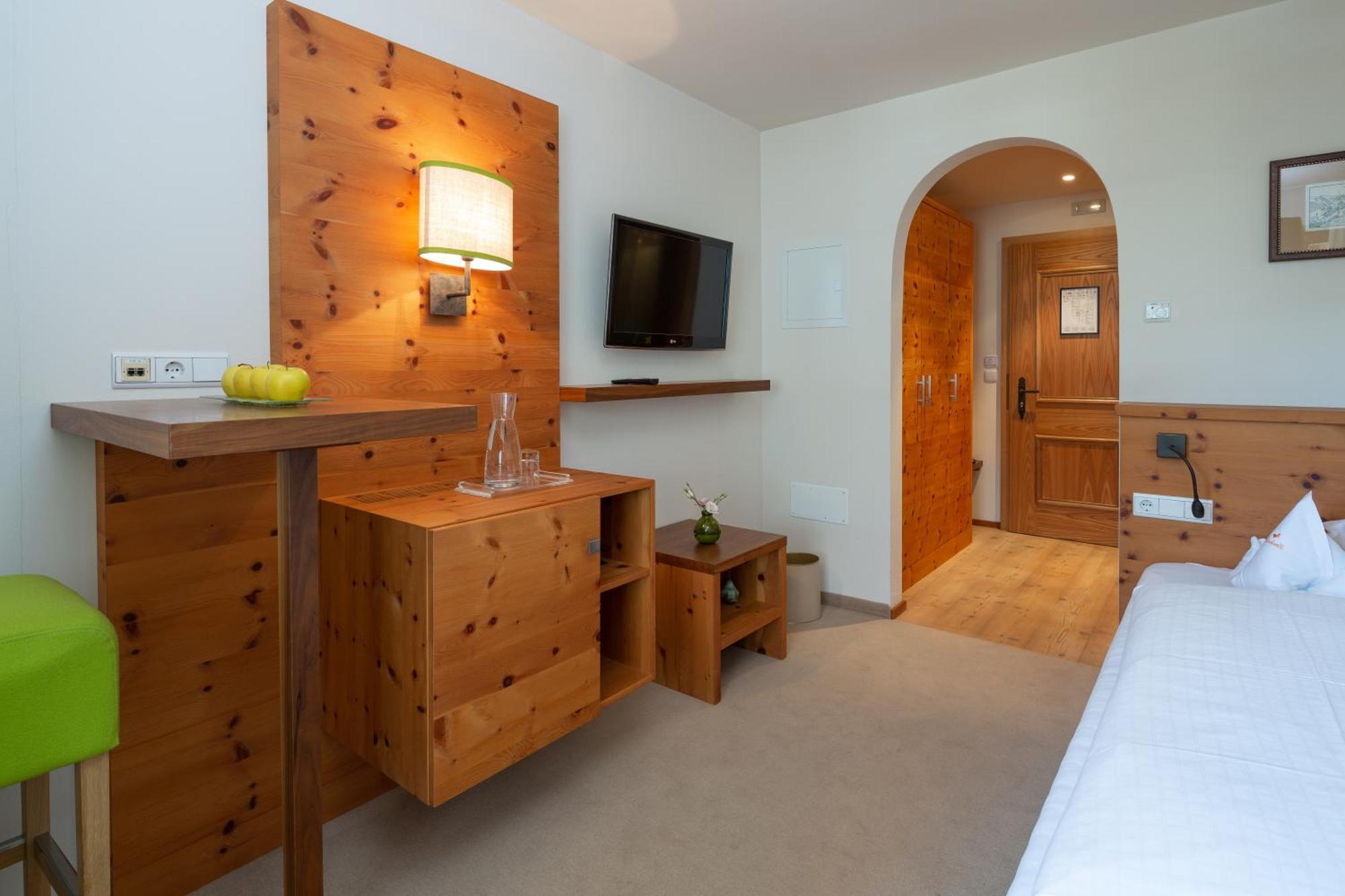 Mirabell Dolomites Hotel - Luxury Ayurveda & Spa Olang Exterior photo