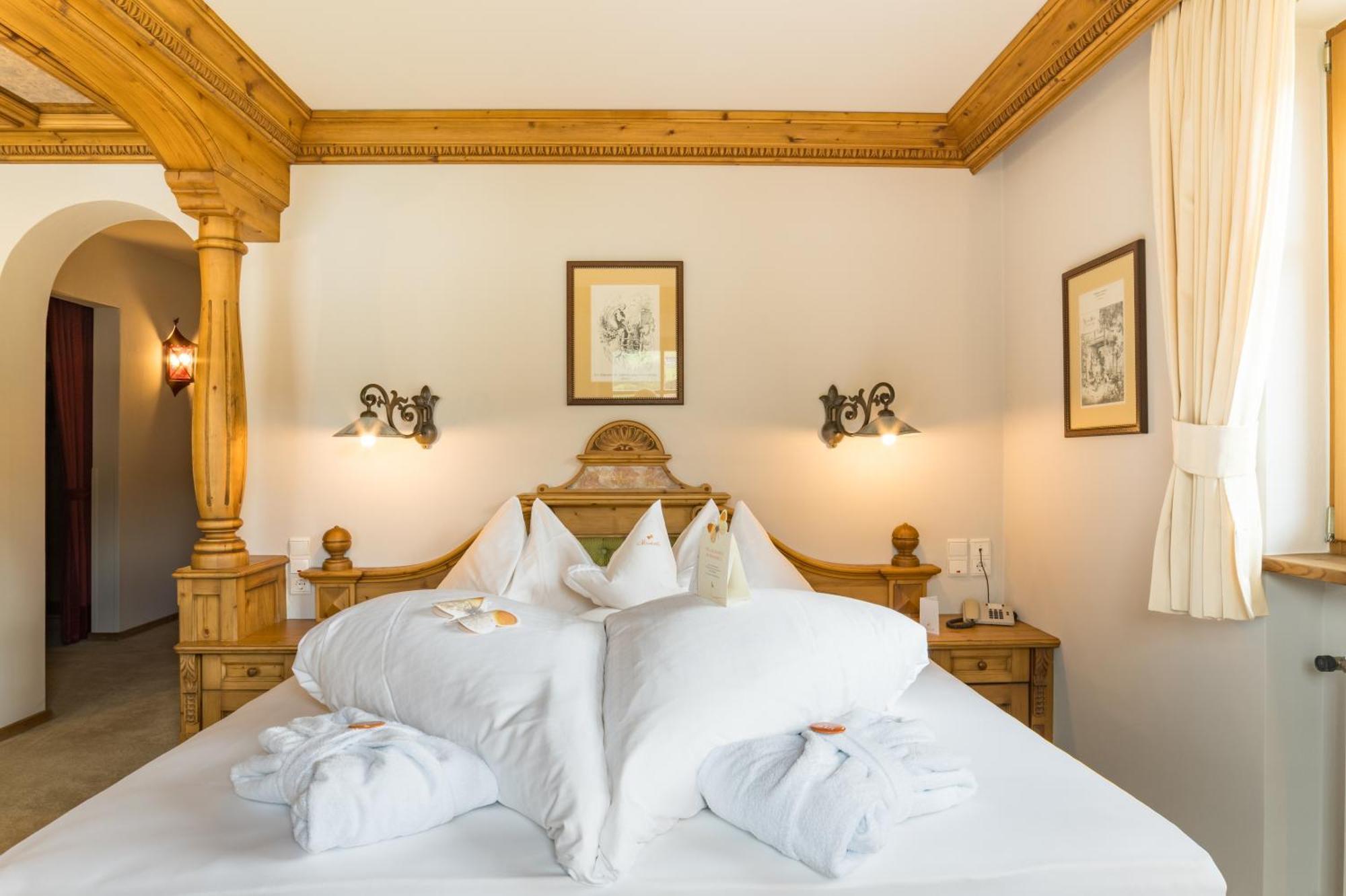 Mirabell Dolomites Hotel - Luxury Ayurveda & Spa Olang Exterior photo
