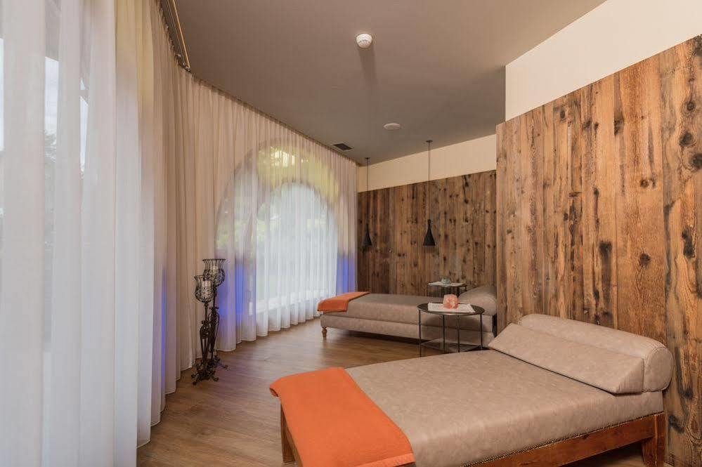 Mirabell Dolomites Hotel - Luxury Ayurveda & Spa Olang Exterior photo